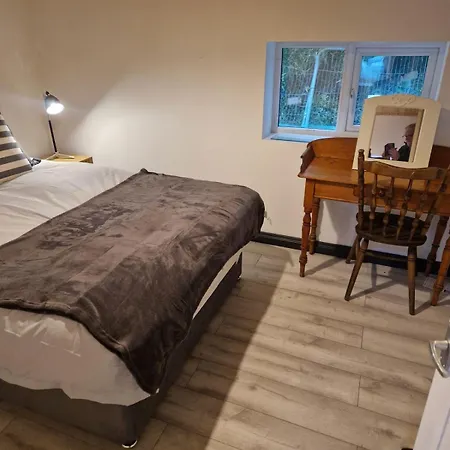 Stunning Location, Omeath O Meith