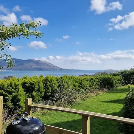 Stunning Location, Omeath 別荘