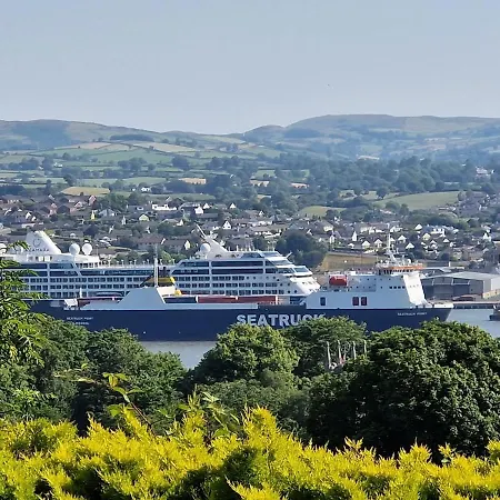 Stunning Location, Omeath O Meith
