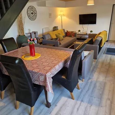 Stunning Location, Omeath Ferienhaus *