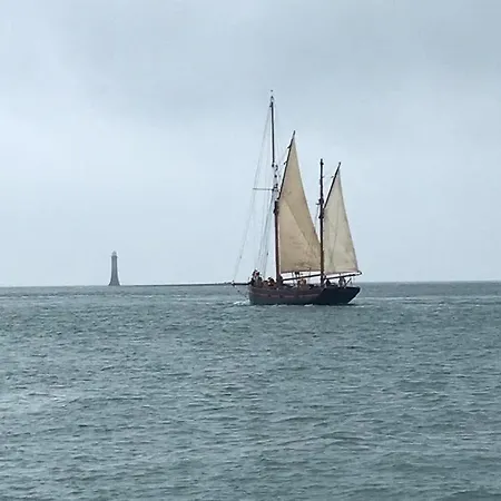 Stunning Location, Omeath בית נופש