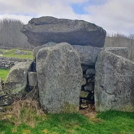 Stunning Location, Omeath בית נופש *