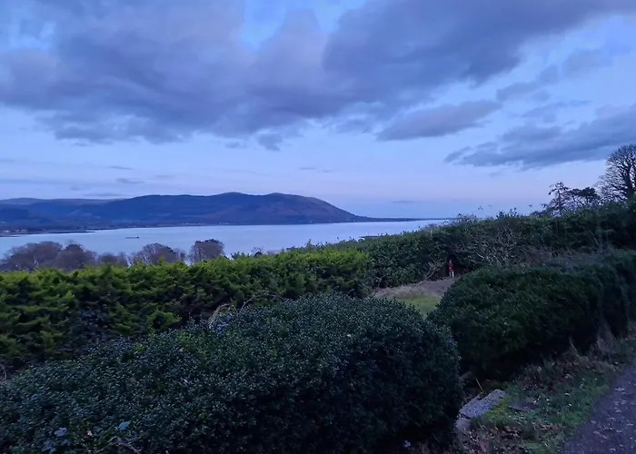 Stunning Location, Omeath O Meith