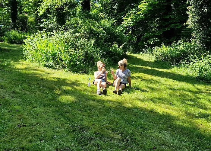 Stunning Location, Omeath O Meith