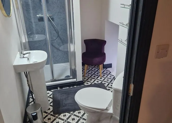 Stunning Location, Omeath O Meith