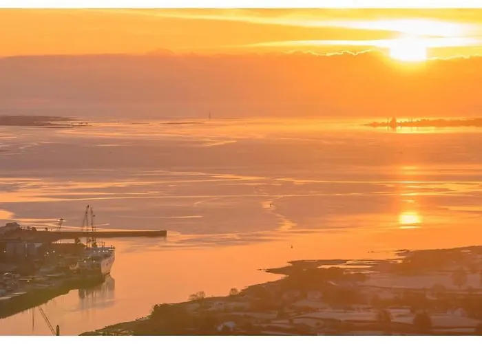 Stunning Location, Omeath Feriehus *